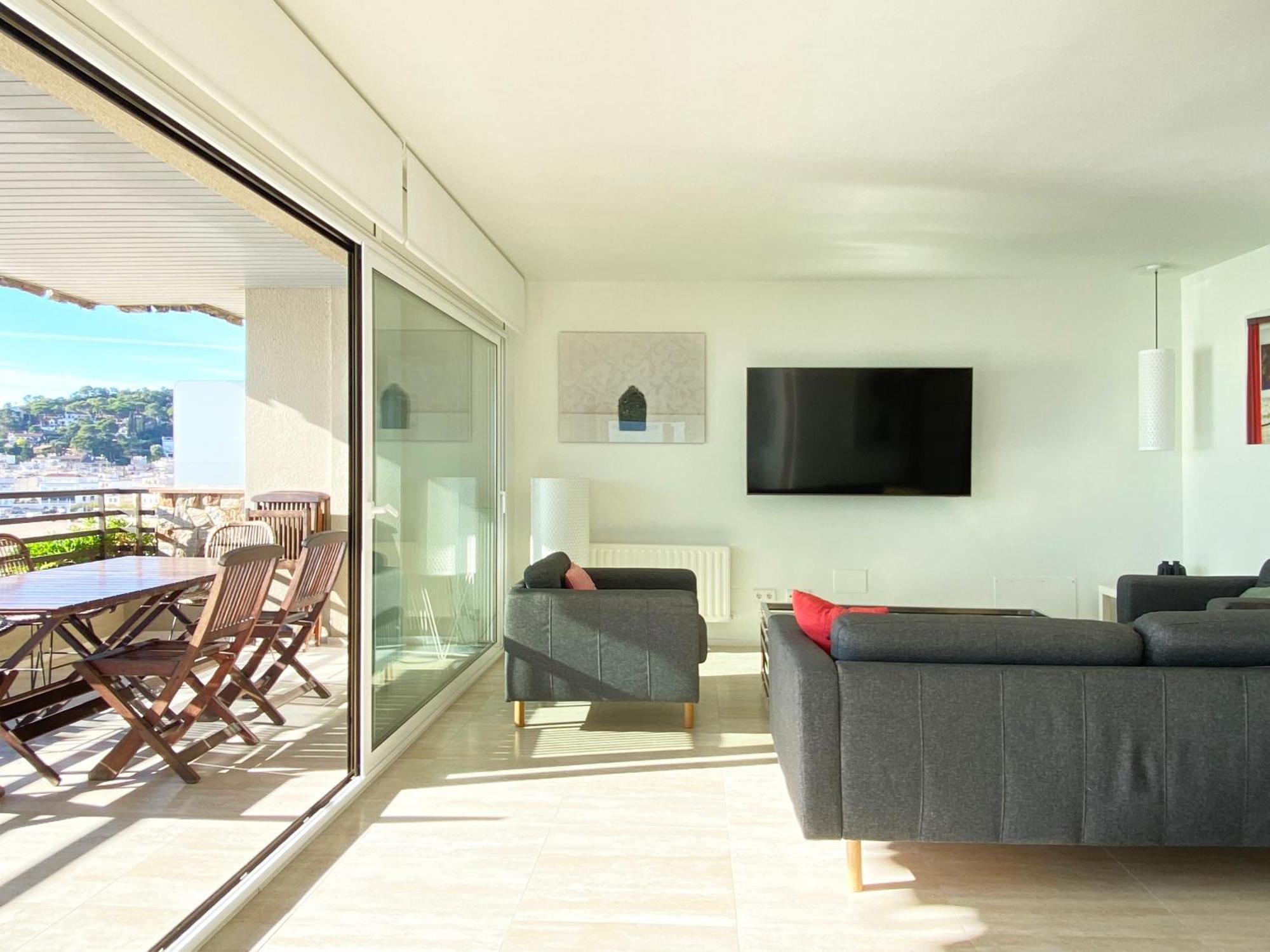 Magnificent Apartment At The Sea Front Of Tossa De Mar Exterior photo
